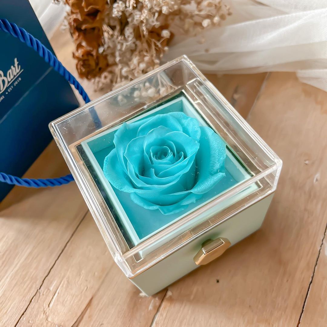 Eternal Love Rose box with Locked Heart Necklace