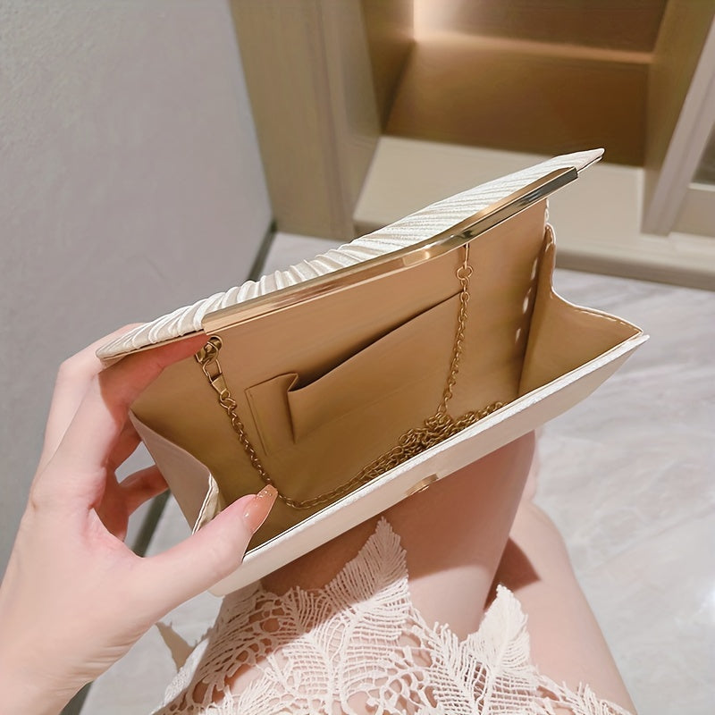 Eclat: Elevate Your Moment with Luxury Bridal Clutches.