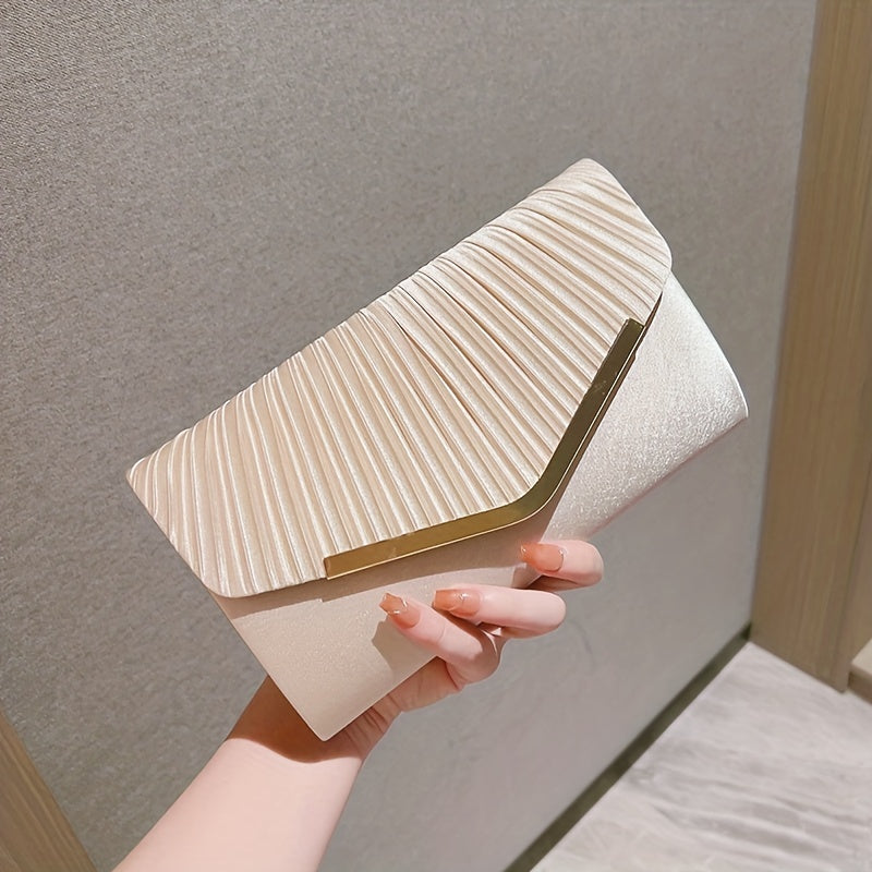 Eclat: Elevate Your Moment with Luxury Bridal Clutches.