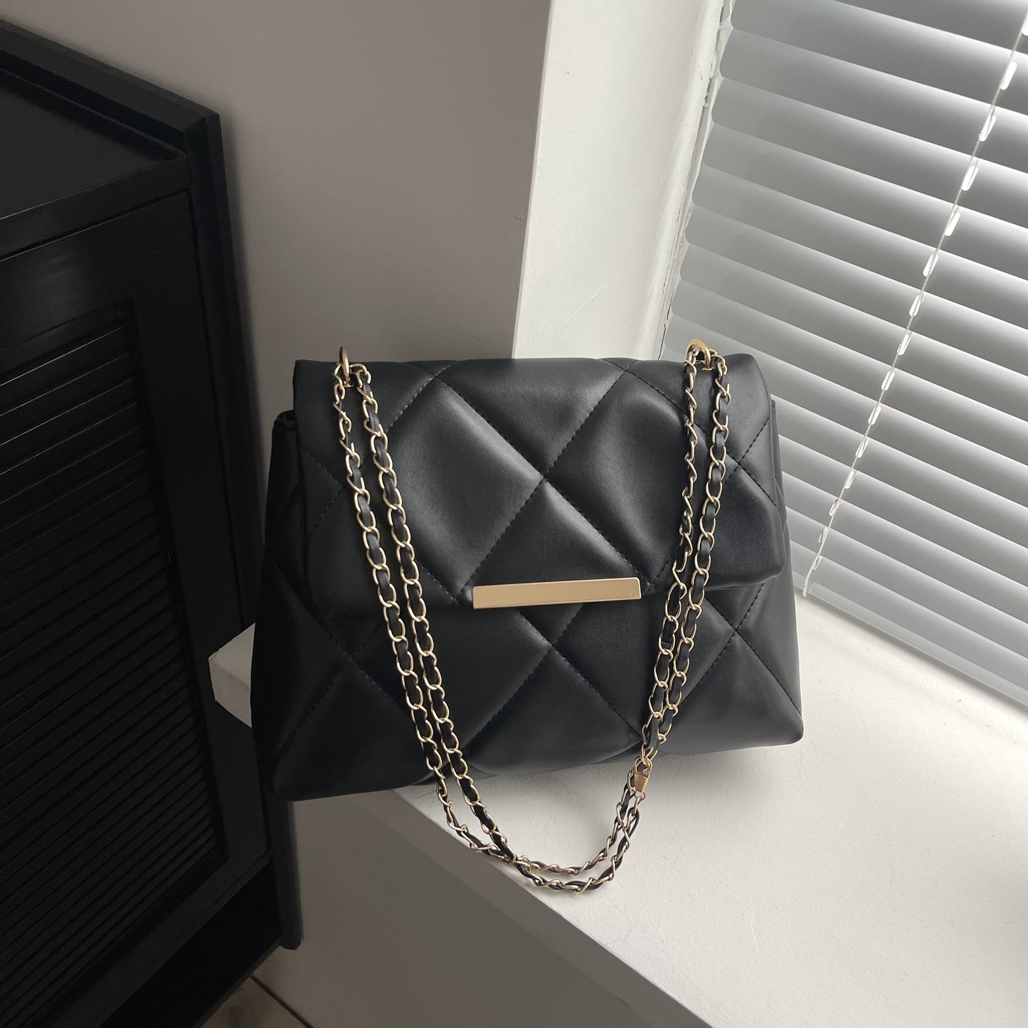 Chic Essence Quilted Leather Hand Bag