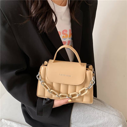 Chic Vista - Elegant Chain Sling bag