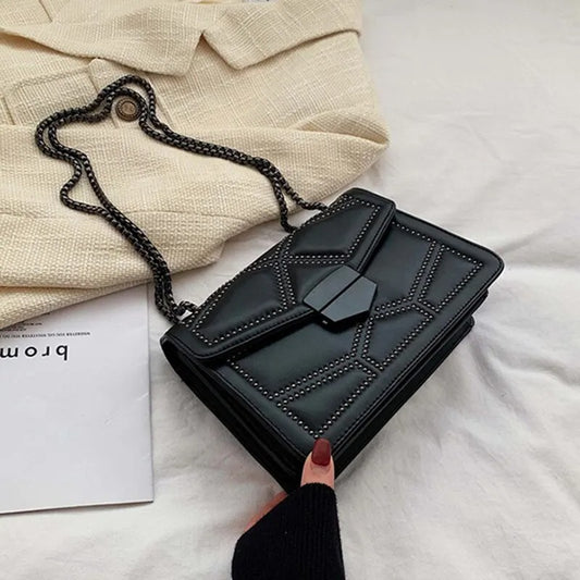 Retro Elegance - Vintage rivet chain sling bag
